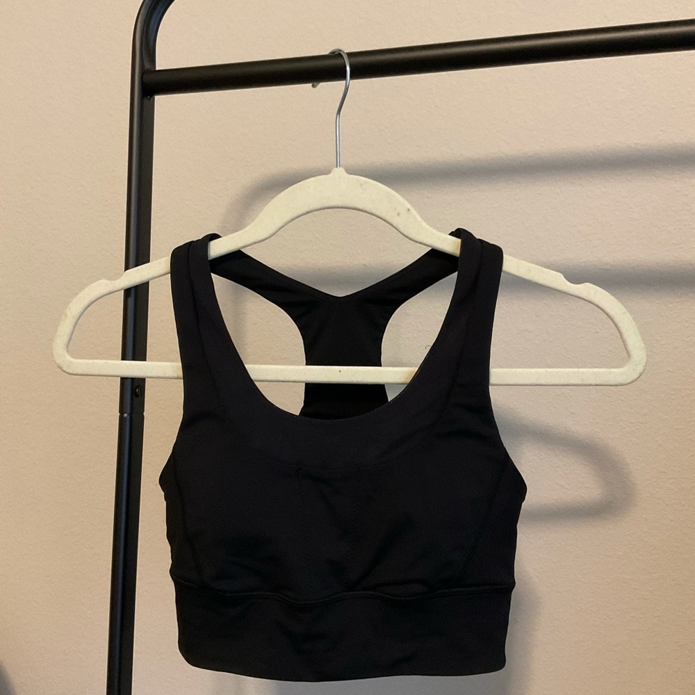 Lululemon women’s black racerback with keyhole sports bra, extra support size 2